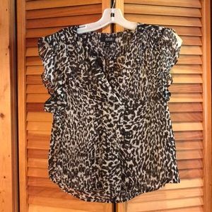 Petite Women’s v-neck Dress Shirt!🐆👚🙎🏼‍♀️